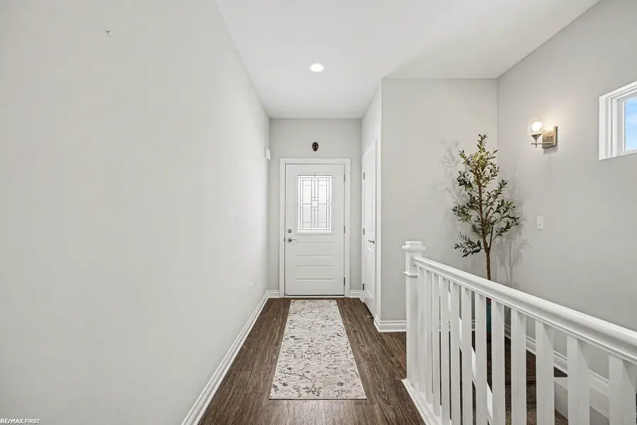 47050 Brookview DR, Chesterfield Township, MI 48047 - Image #2