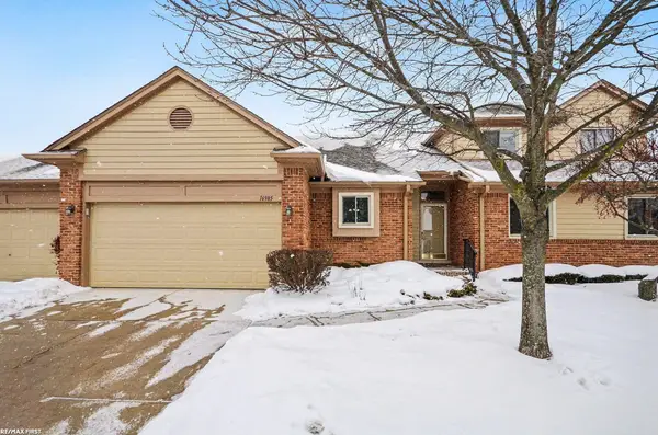 16985 Country Ridge LN, Macomb, MI 48044