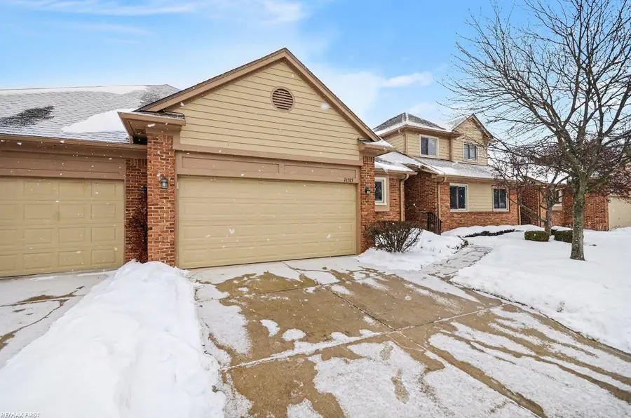 16985 Country Ridge LN, Macomb, MI 48044 - Image #3