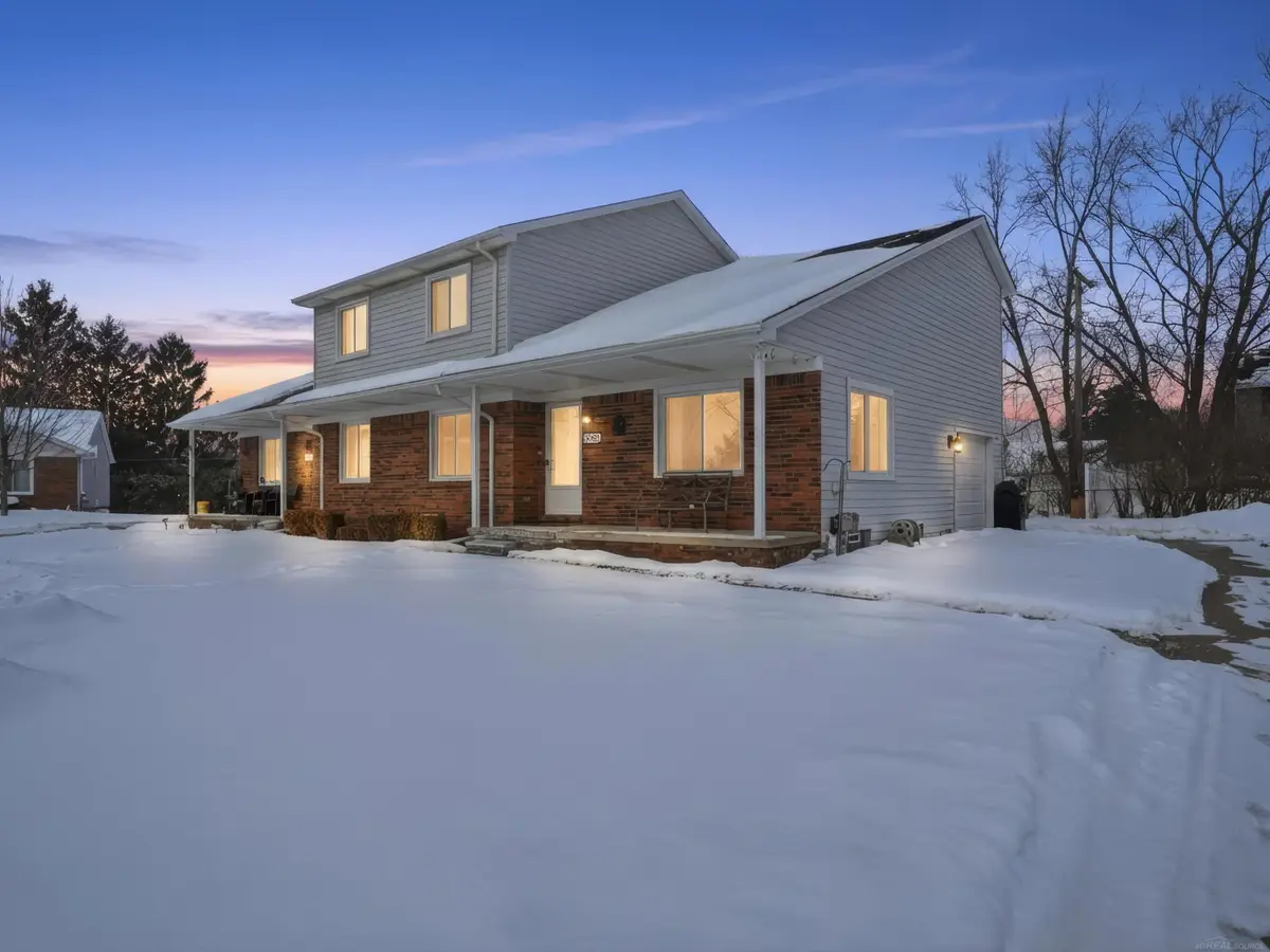 46723 Shelby CT, Shelby Charter Township, MI 48317 - Image #1