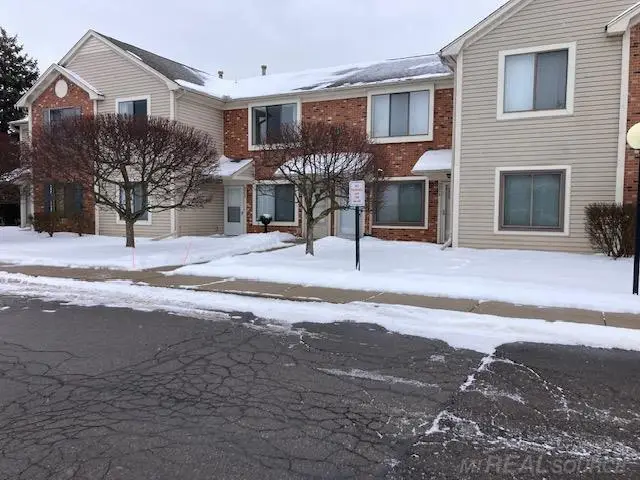 30783 Hidden Pines LN, Roseville, MI 48066 - Image #2