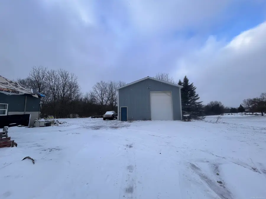 1220 E Bridge ST, Lyons, MI 48851 - #3