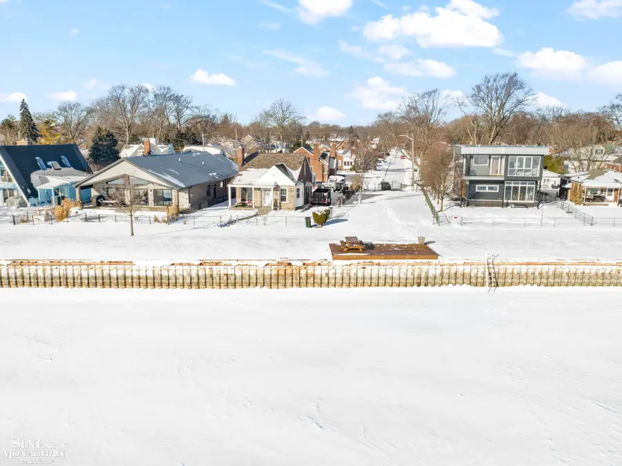 22409 Manor ST, Saint Clair Shores, MI 48081 - Image #2