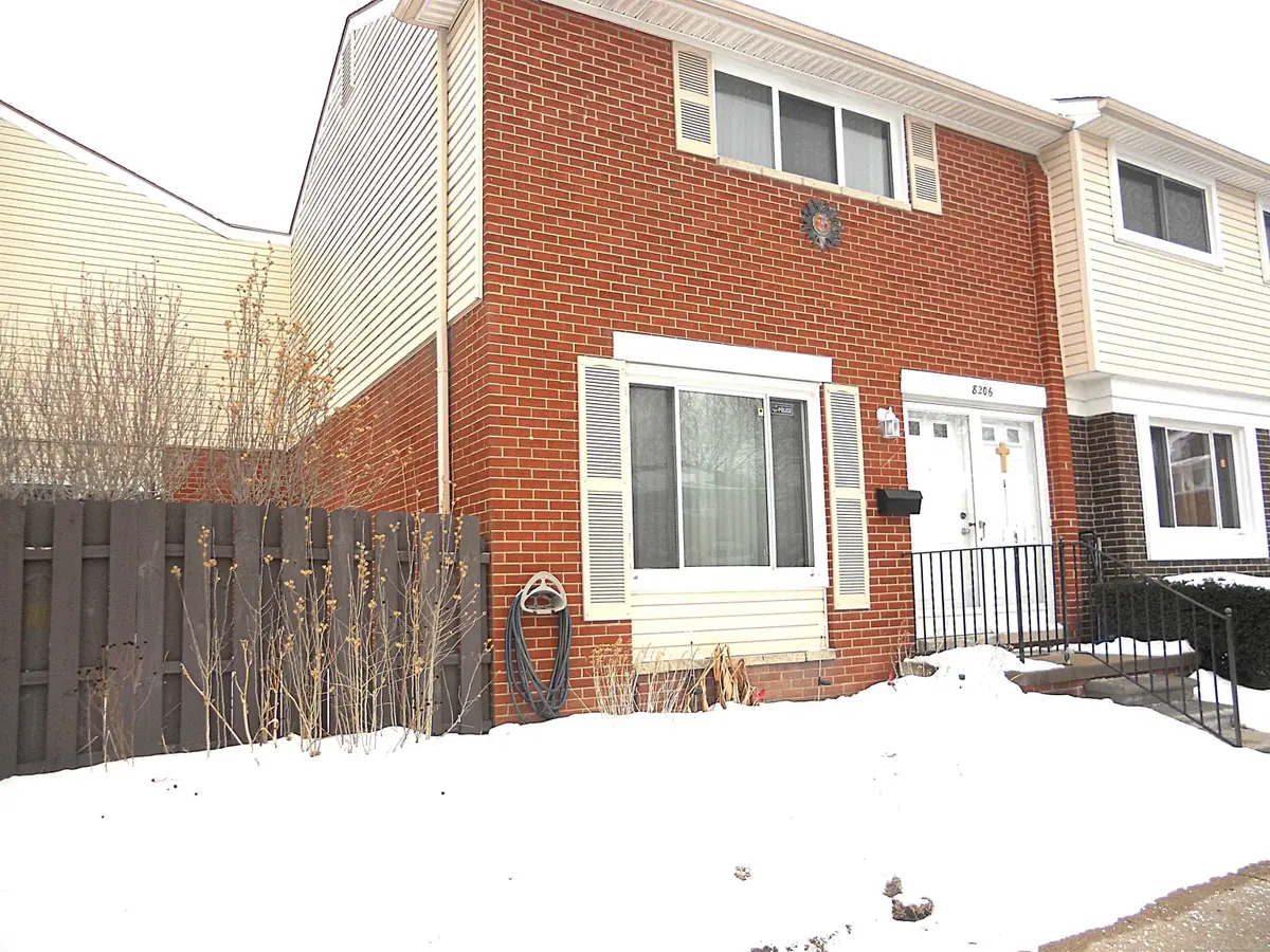 8206 FARNUM AVE, Warren, MI 48093 - Image #1