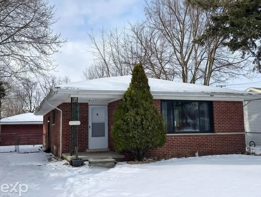 21746 Wellington AVE, Warren, MI 48089 - Image #2