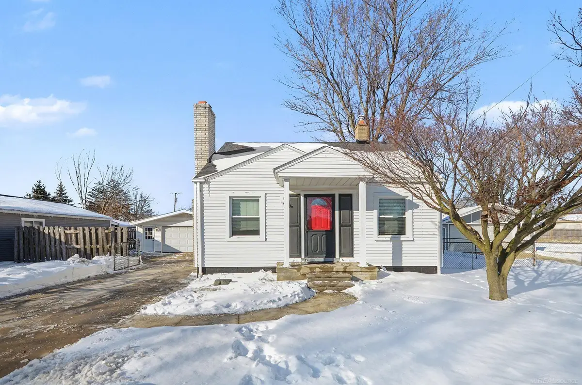 28925 Rosebriar ST, Saint Clair Shores, MI 48081 - Image #1