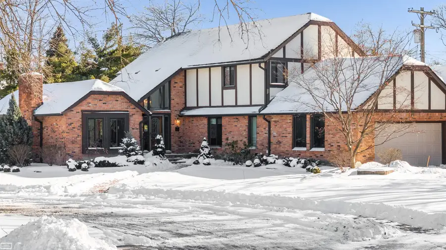 1030 Bishop RD, Grosse Pointe Park, MI 48230 - #2