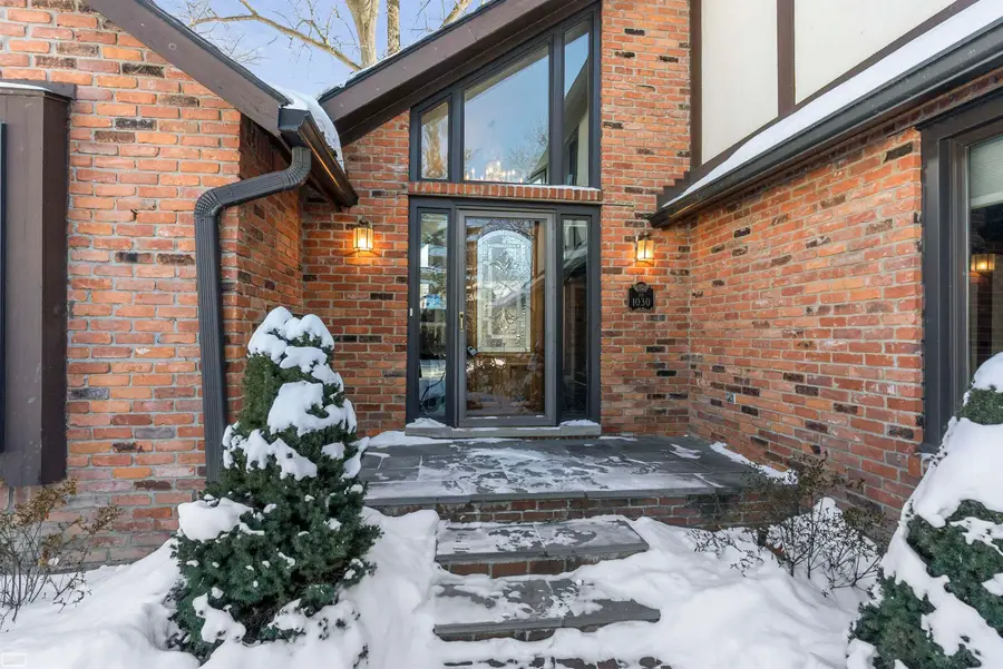 1030 Bishop RD, Grosse Pointe Park, MI 48230 - #3