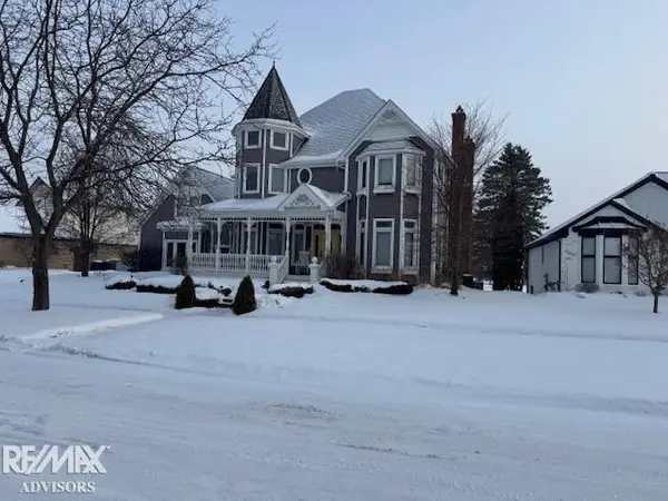 51244 Forster LN, Shelby, MI 48316