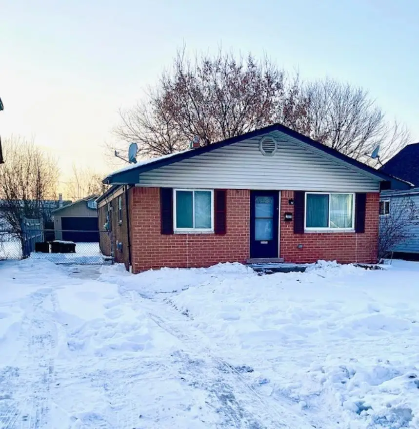 28059 Schram ST, Roseville, MI 48066 - Image #2