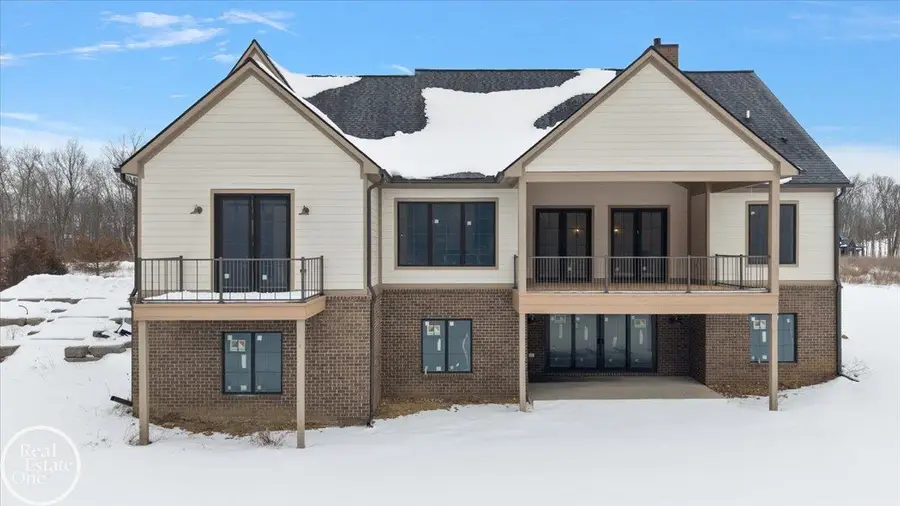 11182 Karen D DR, Bruce Township, MI 48065 - #3