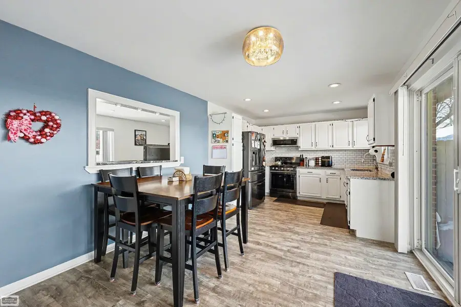 42545 Eldon AVE, Clinton Charter Township, MI 48038 - Image #2