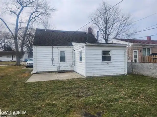 22835 Socia ST, Saint Clair Shores, MI 48082 - #3