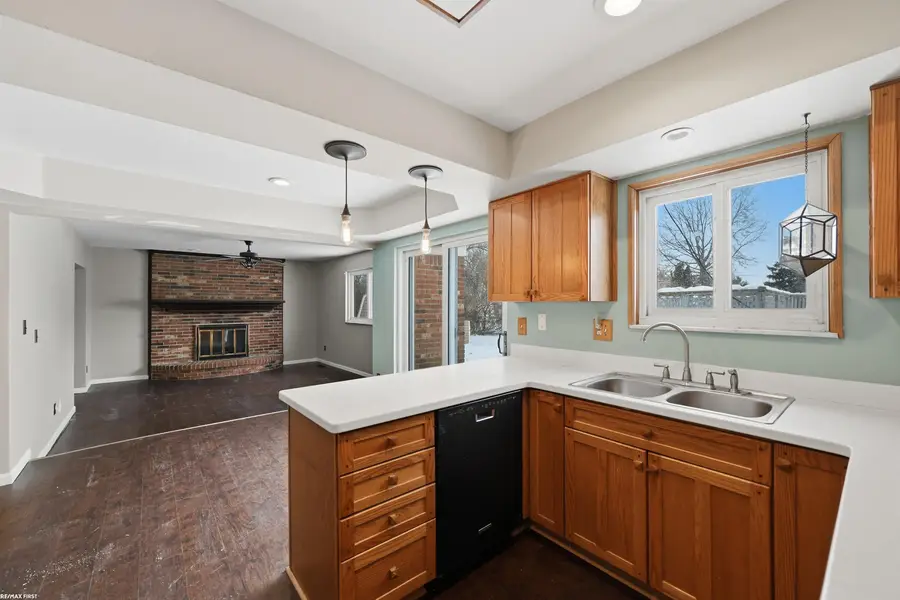 18523 Elm CT, Macomb, MI 48044 - #2