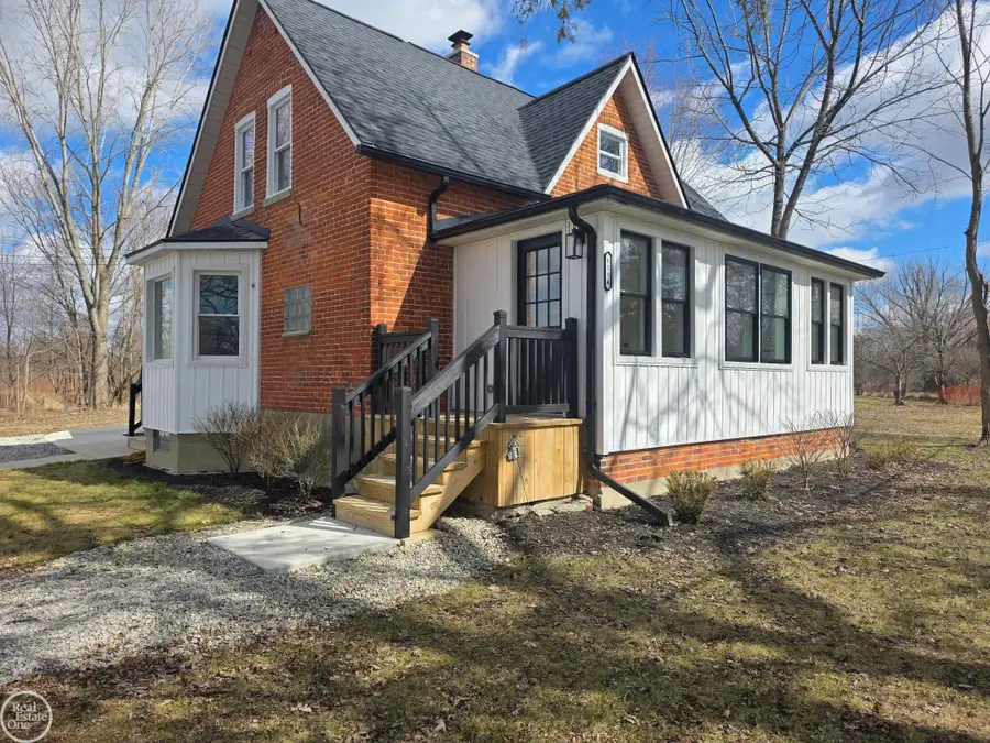 8894 Arnold RD, Ira, MI 48023 - #2