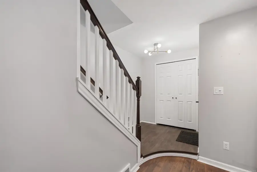 8201 Kennedy CIR, Warren, MI 48093 - #3