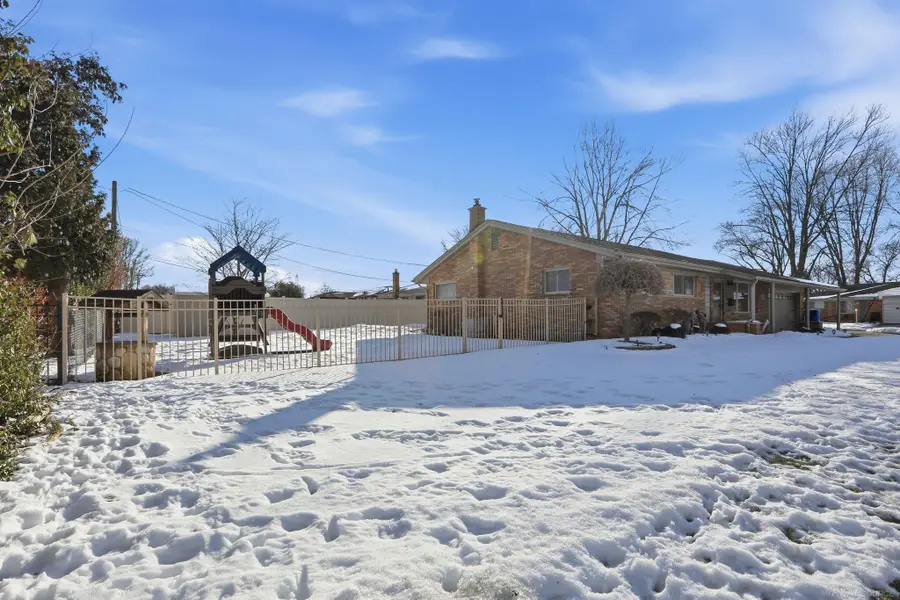 31467 Wellston DR, Warren, MI 48093 - #3