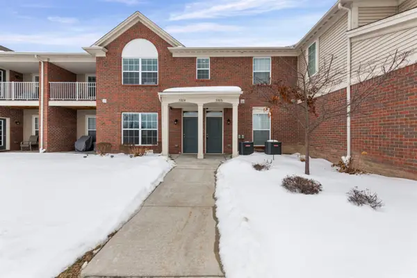 51876 E Pointe LN, NewBaltimore, MI 48051