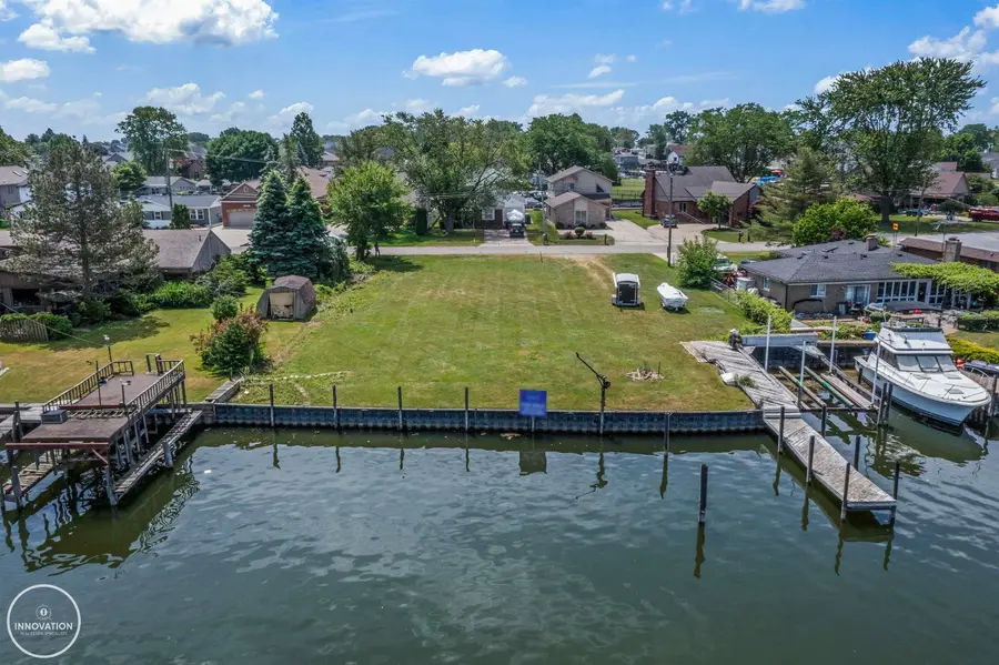 38187 Huron Pointe DR, Harrison Township, MI 48045 - #2