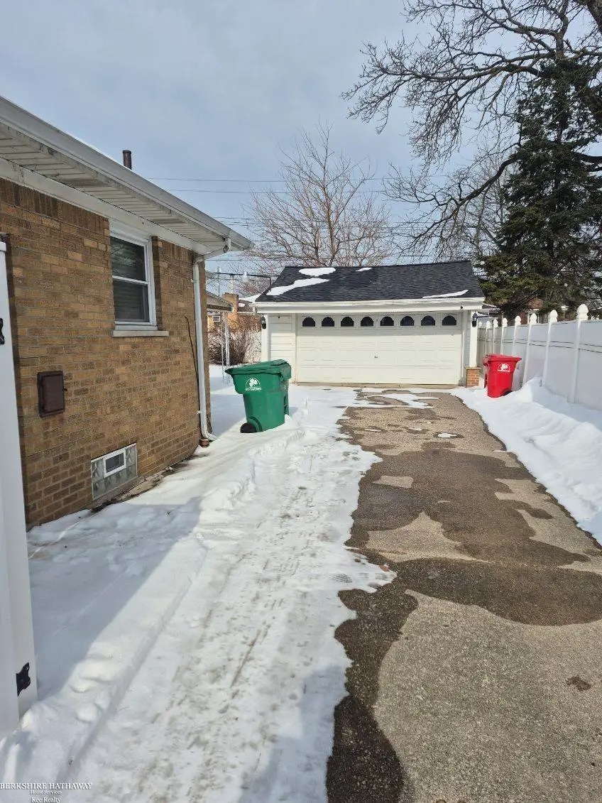 17619 Sprenger AVE, Eastpointe, MI 48021 - #3