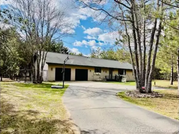 108 S Bauman RD, Grayling, MI 49738