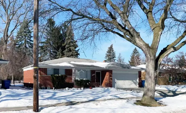 26405 Eureka DR, Warren, MI 48091