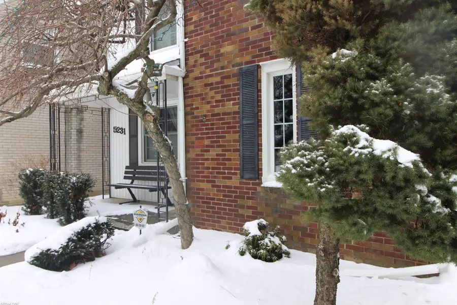 5231 Lannoo  ST, Detroit, MI 48236 - #3