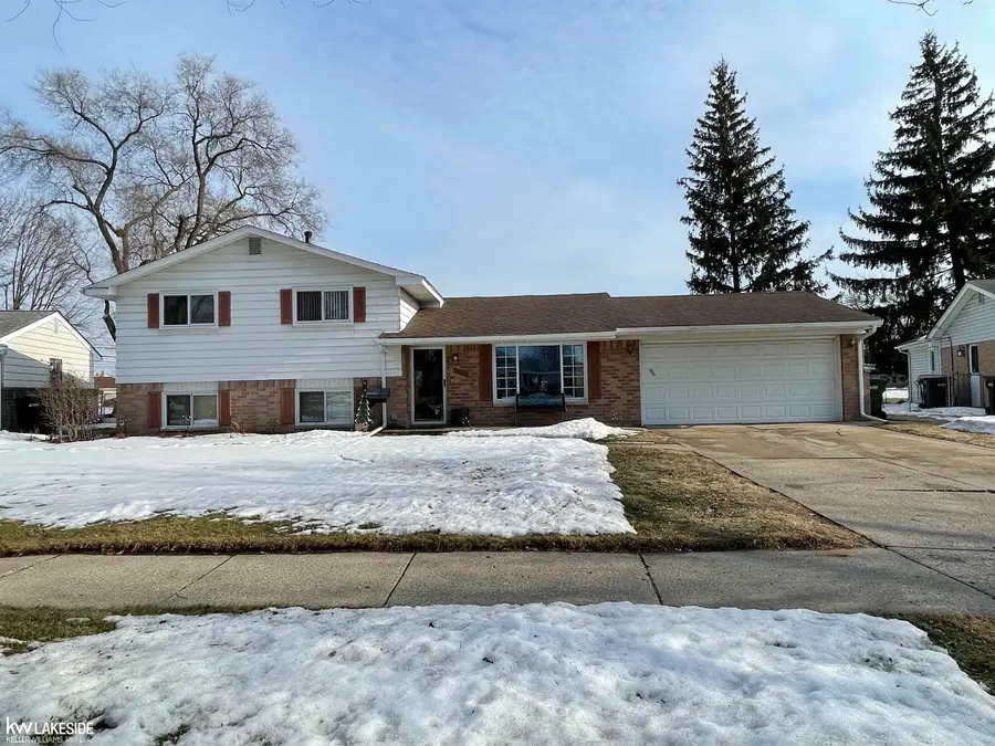 39308 Farmhill DR, Sterling Heights, MI 48313 - #2
