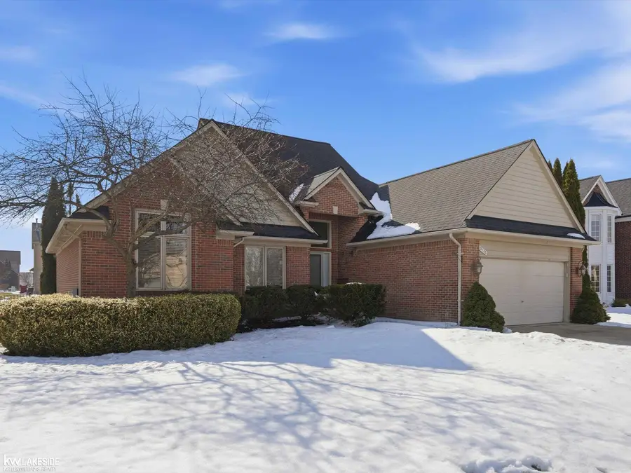 21122 Summerfield DR, Macomb, MI 48044 - #2
