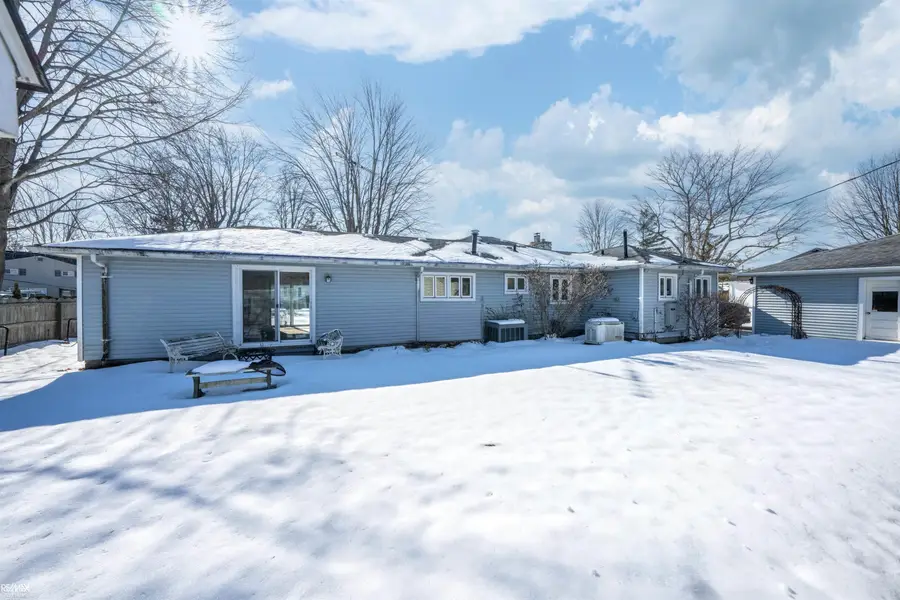 724 Townsend DR, Algonac, MI 48001 - #3