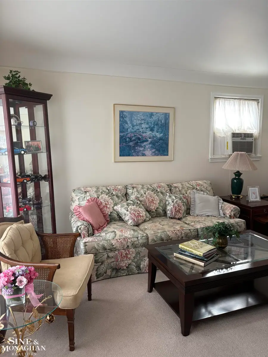 20402 Kenmore  AVE, Harper Woods, MI 48225 - #2