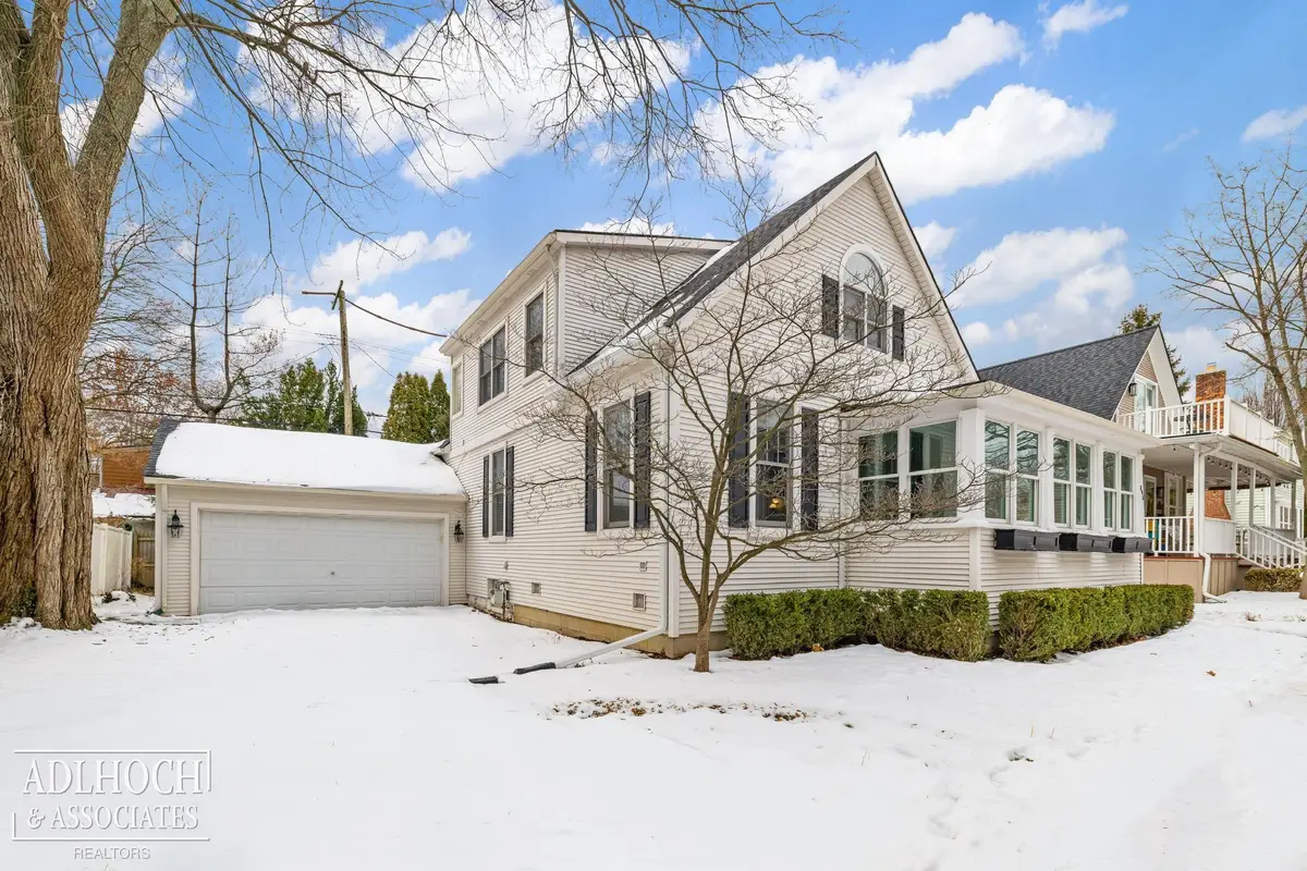 345 Roosevelt PL, Grosse Pointe, MI 48230 - #1