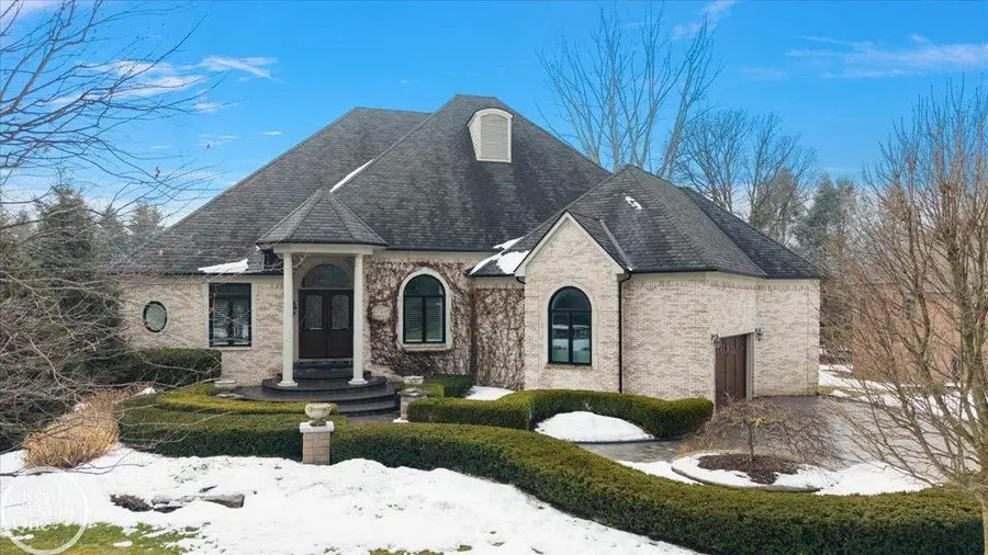 5748 Brookside LN, Washington, MI 48094 - #2