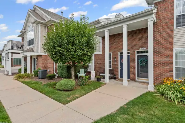 45691 Heather Ridge DR, Macomb, MI 48044