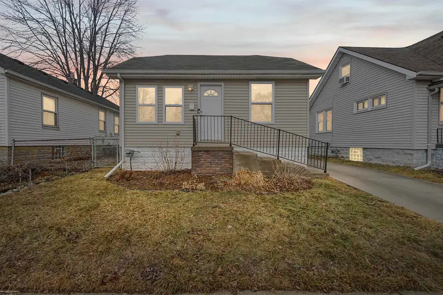 22607 Maxine ST, Saint Clair Shores, MI 48080 - #2