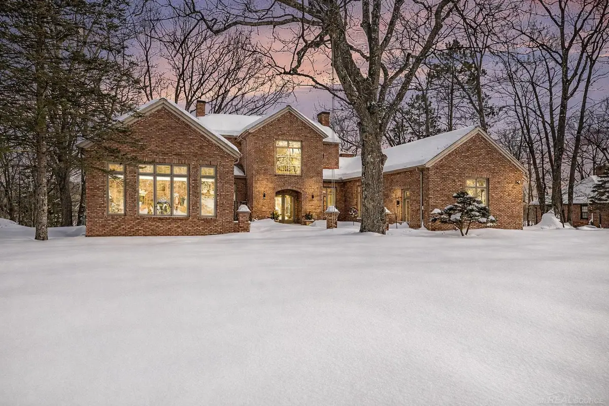 N3870 N Grand Oak DR, Breitung, MI 49801 - #1