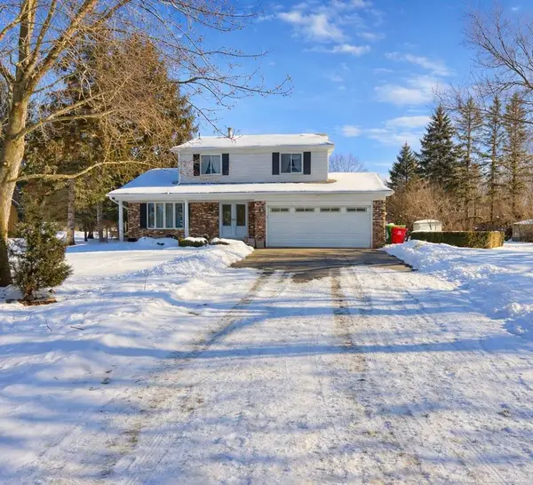 3285 Spring Meadow ST, Rochester, MI 48306