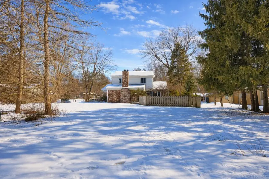 3285 Spring Meadow ST, Rochester, MI 48306 - #3