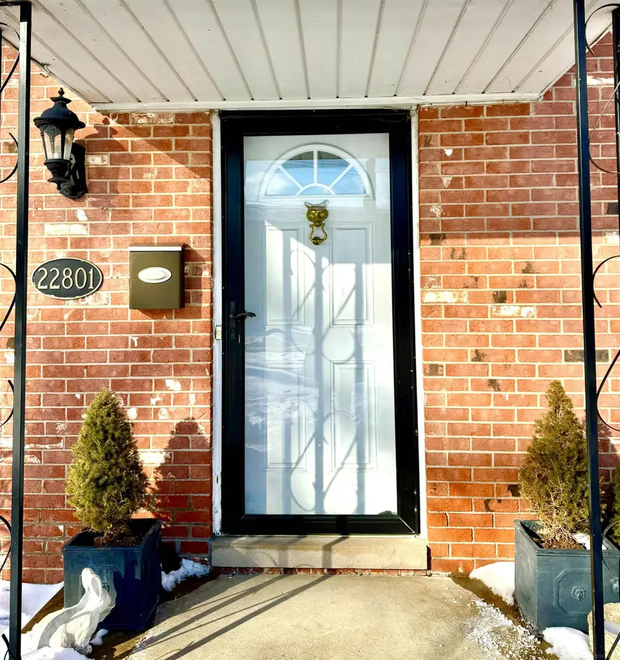 22801 Overlake ST, Saint Clair Shores, MI 48080 - #3