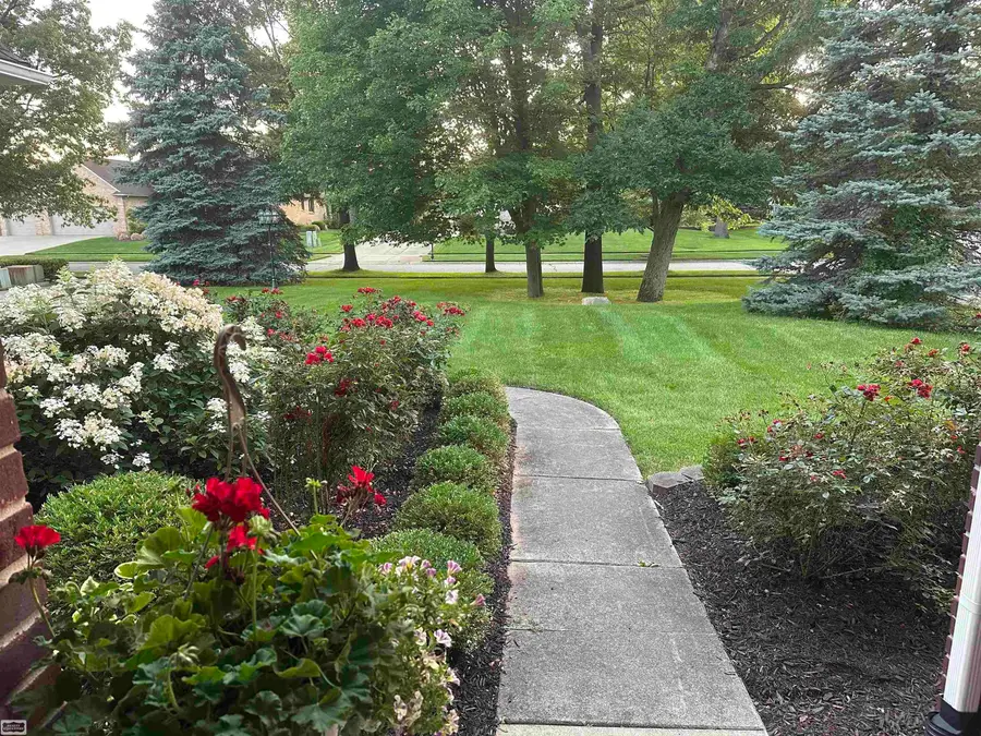 51658 Colonial DR, Shelby, MI 48316 - #2