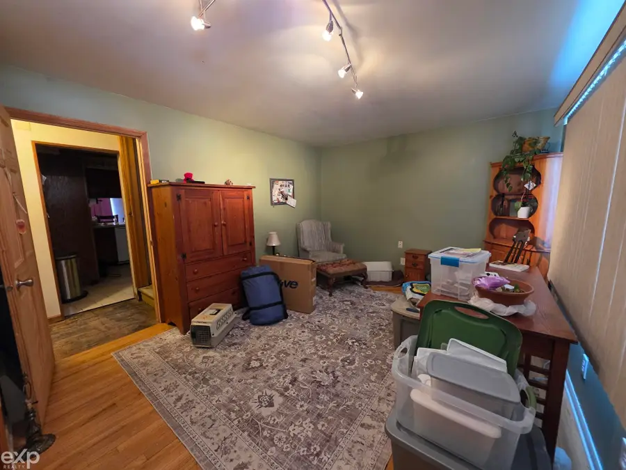 23400 Deziel ST, Saint Clair Shores, MI 48082 - #3