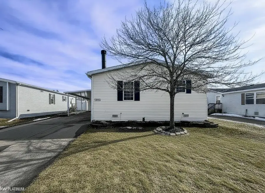 43510 Colonial DR, Clinton, MI 48036 - #2