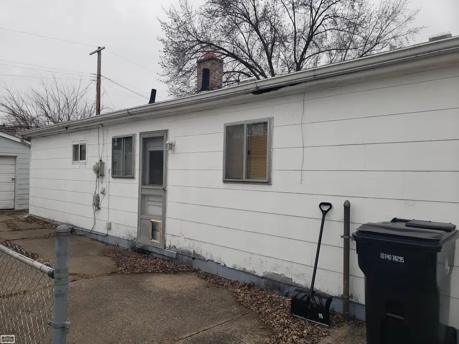 17468 Ivanhoe ST, Roseville, MI 48066 - #3