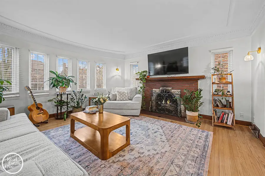 256 Fisher RD, Grosse Pointe Farms, MI 48230 - #2