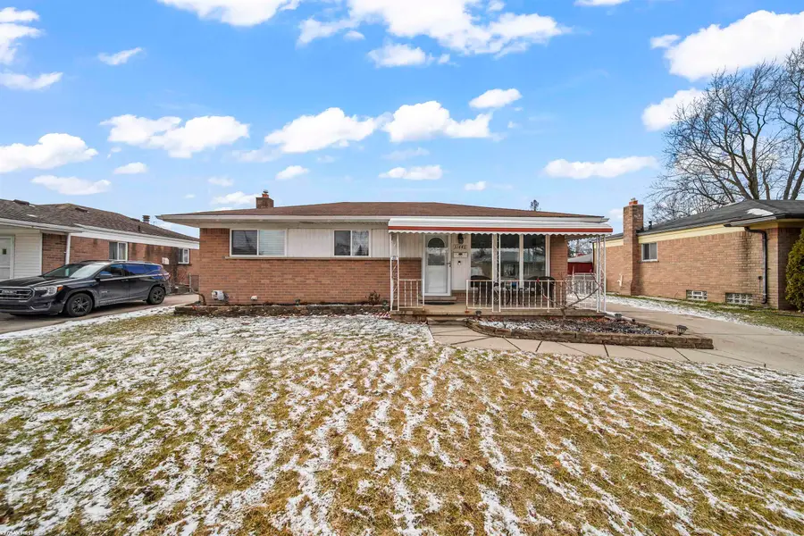 31445 Newport DR, Warren, MI 48088 - #3