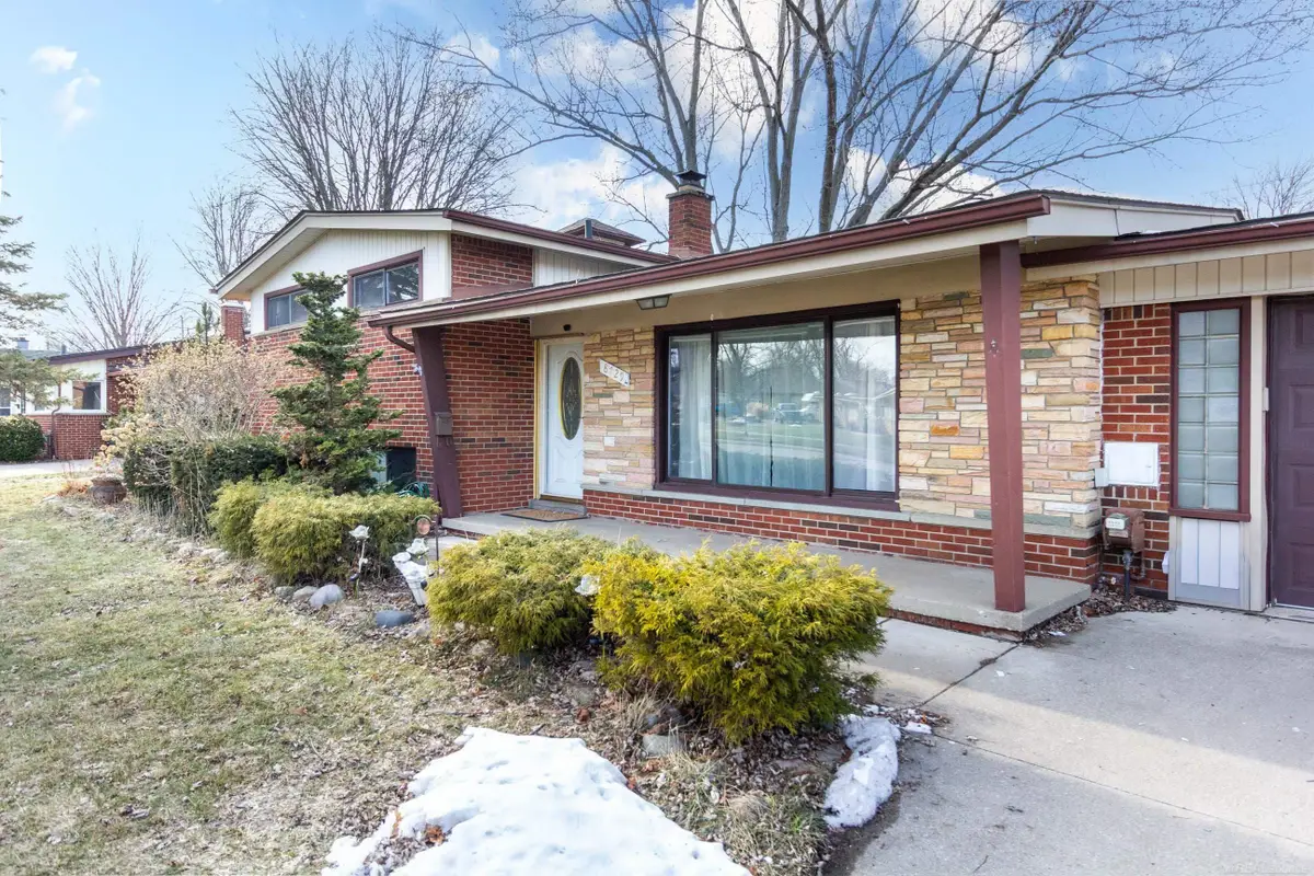 8729 KIDLEY Drive DR, Sterling Heights, MI 48314 - #1
