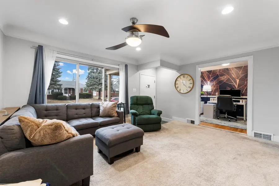 22700 Harper Lake AVE, Saint Clair Shores, MI 48080 - #3