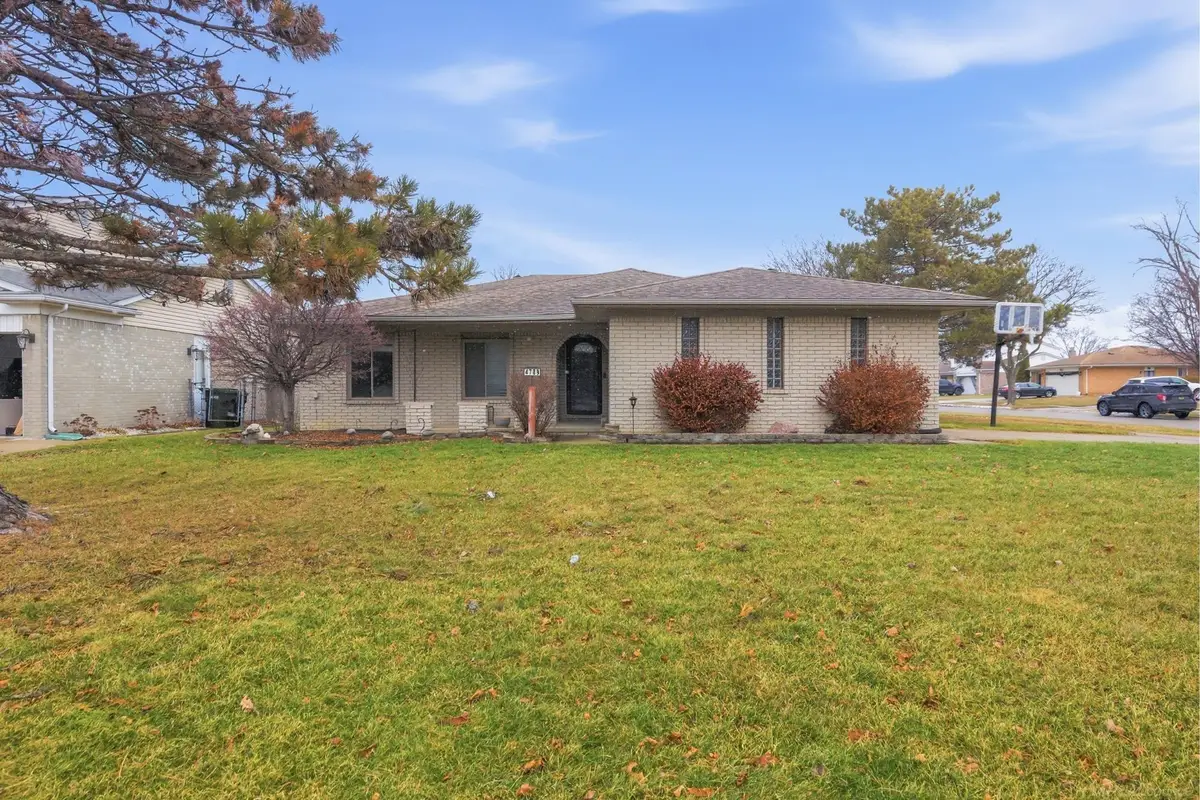 4789 Heidi DR, Sterling Heights, MI 48310 - #1
