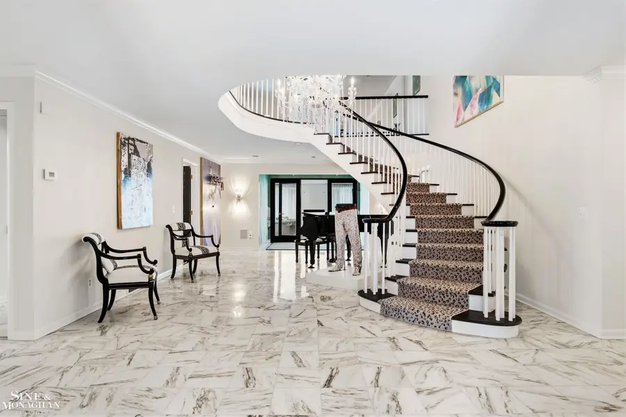 89 Lake Shore RD, Grosse Pointe Farms, MI 48236 - #2