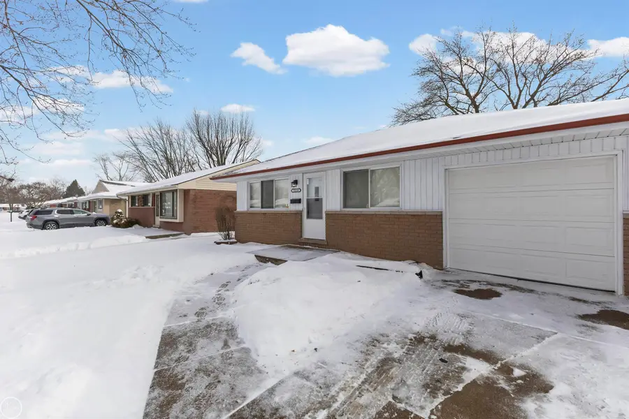 15218 Canberra ST, Roseville, MI 48066 - #3